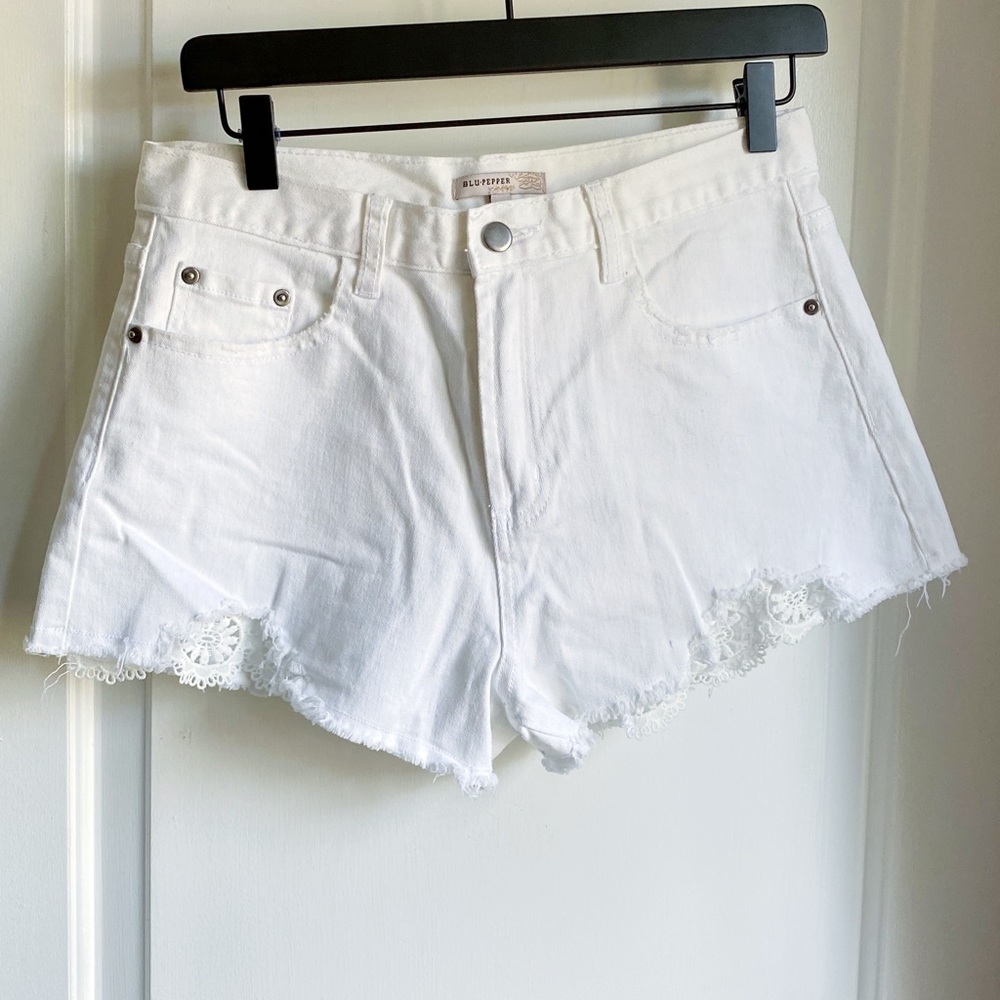 Blu Pepper distressed white denim shorts